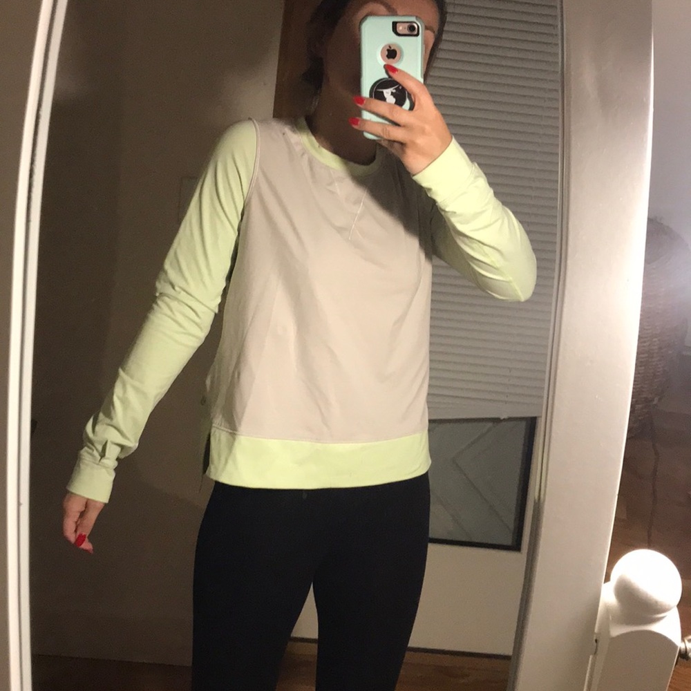 Lululemon cropped pullover